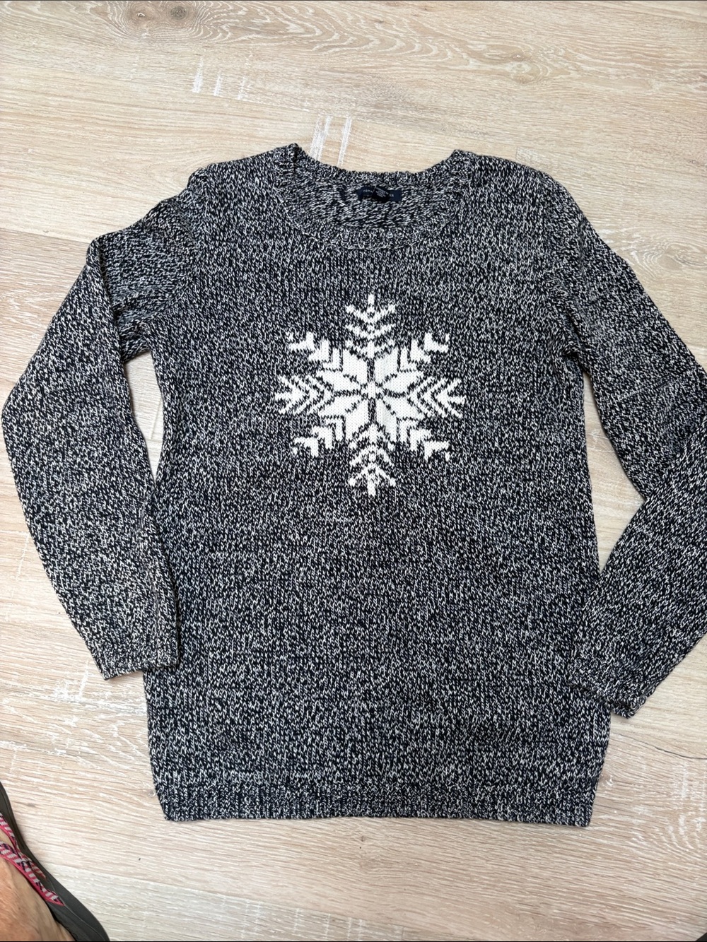 Tommy Hilgiger Snowflake Knit Sweater - Navy Blue & White